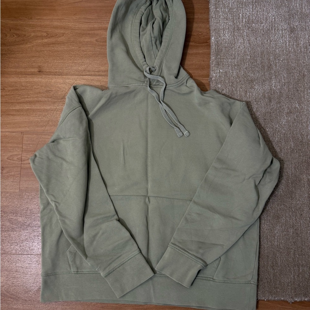 Men’s banana republic sweat shirt